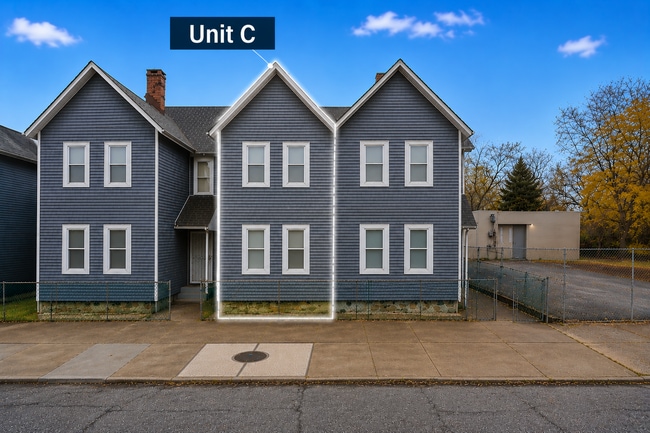 1361 E 45th St