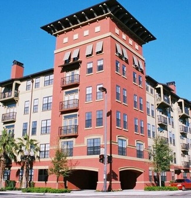 Building Photo - Pool View 1 Bedroom at Uptown Place