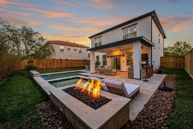 Photo - 57 Waterford Way