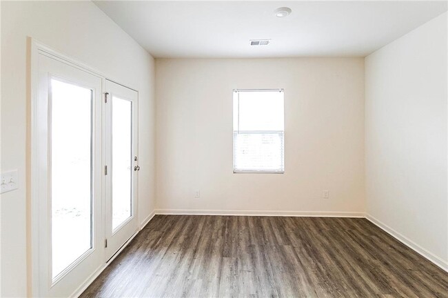 Photo - 95 Forray Dr