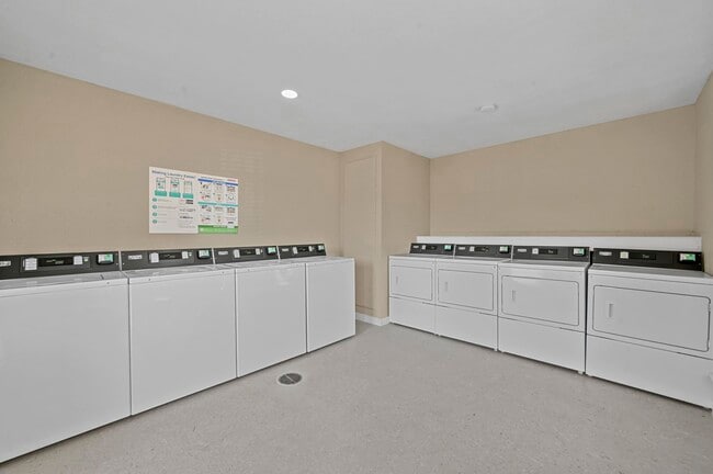 Instalaciones de lavandería - Broadmoor Place