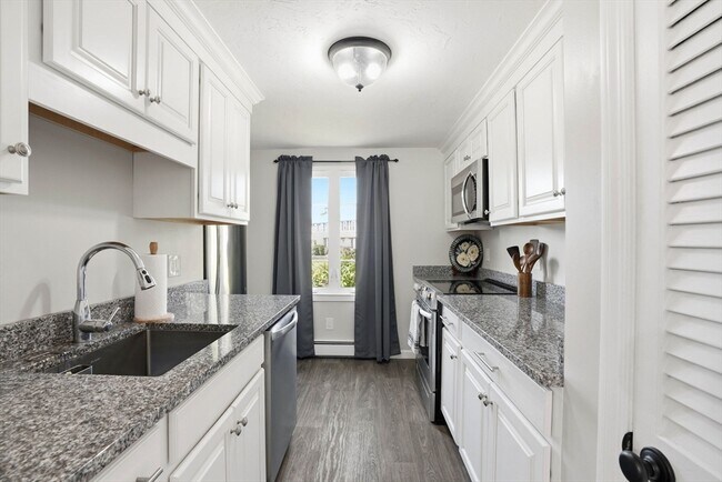 Photo - 848 Plain St Unit 32
