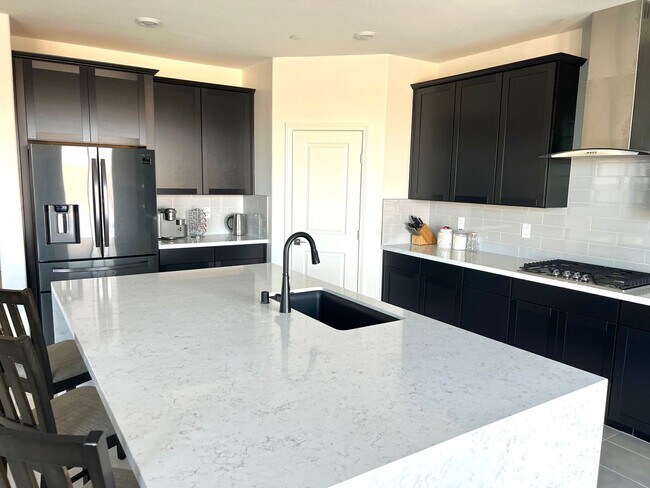 Photo - Furnished, 5 bedroom Luxury Home