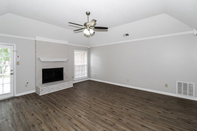 1582 Wind River Cir E
