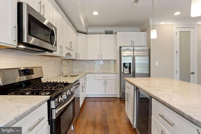 Photo - 224 R St NE