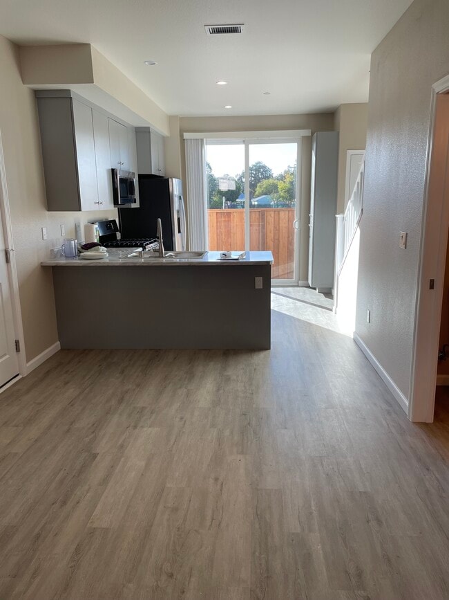 Photo - 2097 Melia Dr