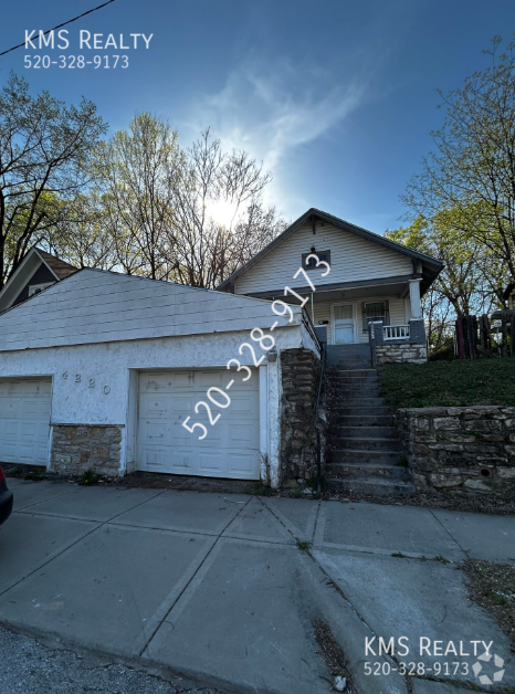 Building Photo - 4220 Brooklyn Ave Rental