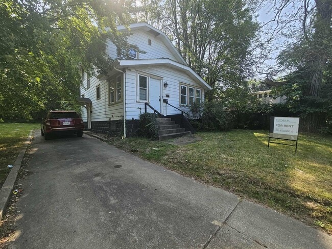 Photo - 669 Inman St Unit 669 Inman St Upstairs