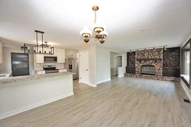 Photo - 661 Sycamore Dr