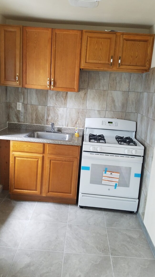 Kitchen - 495 Grand St Apartment Unit 3