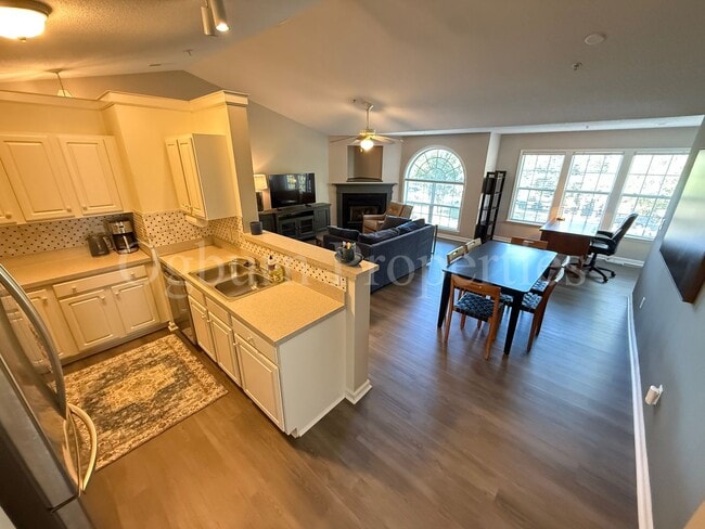 Photo - 434 Scholastic Ct