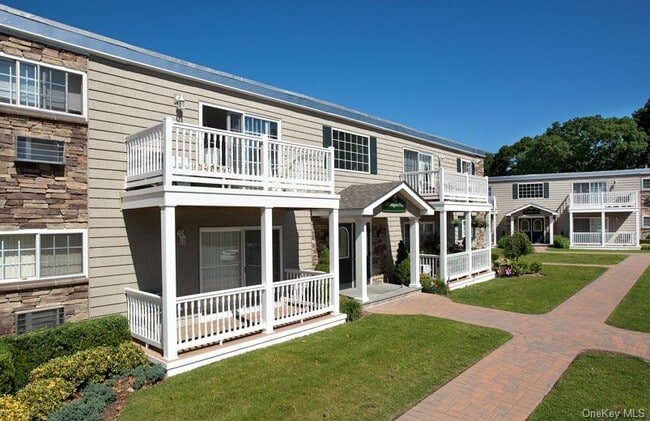 Building Photo - 110 Magaw Pl Unit A15