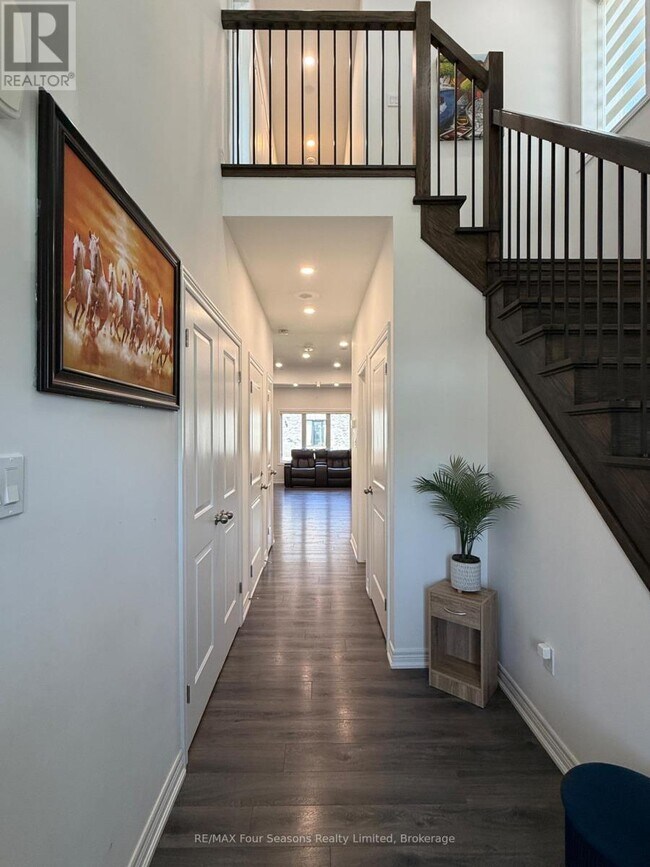 Photo - 72 McLean Ave