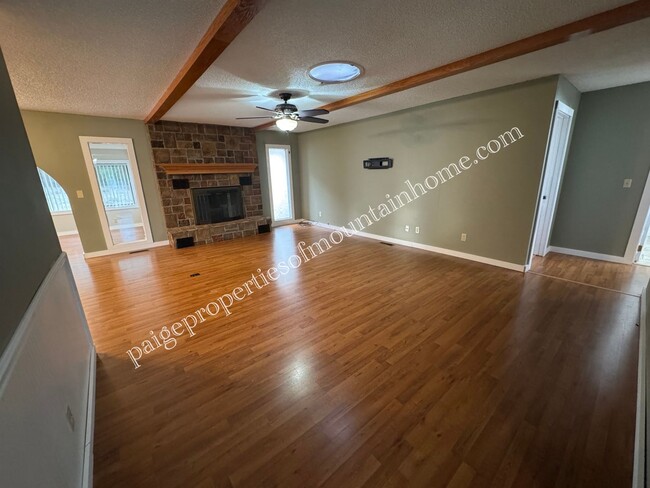 Building Photo - Charming 3 Bedroom, 2 Bath Home with Sunro...