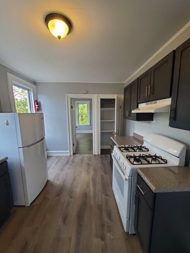 Photo - 177 W Parmenter St Unit 3