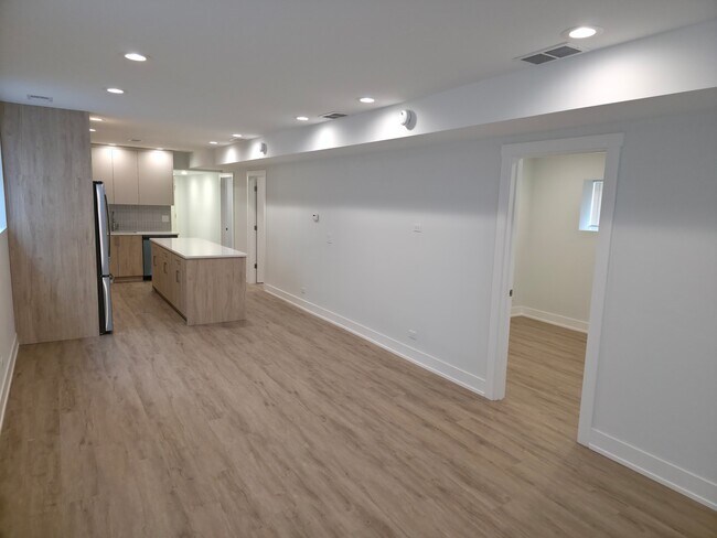 Photo - 2741 W Belmont Ave