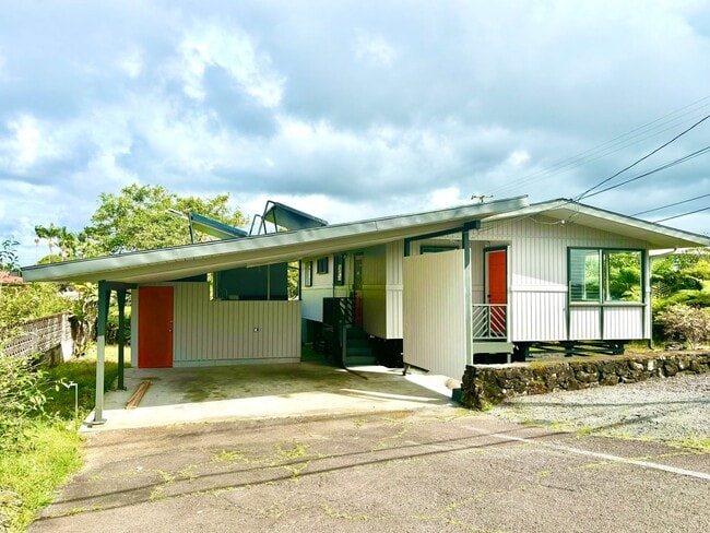 Building Photo - Kaumana Home with Modern Upgrades