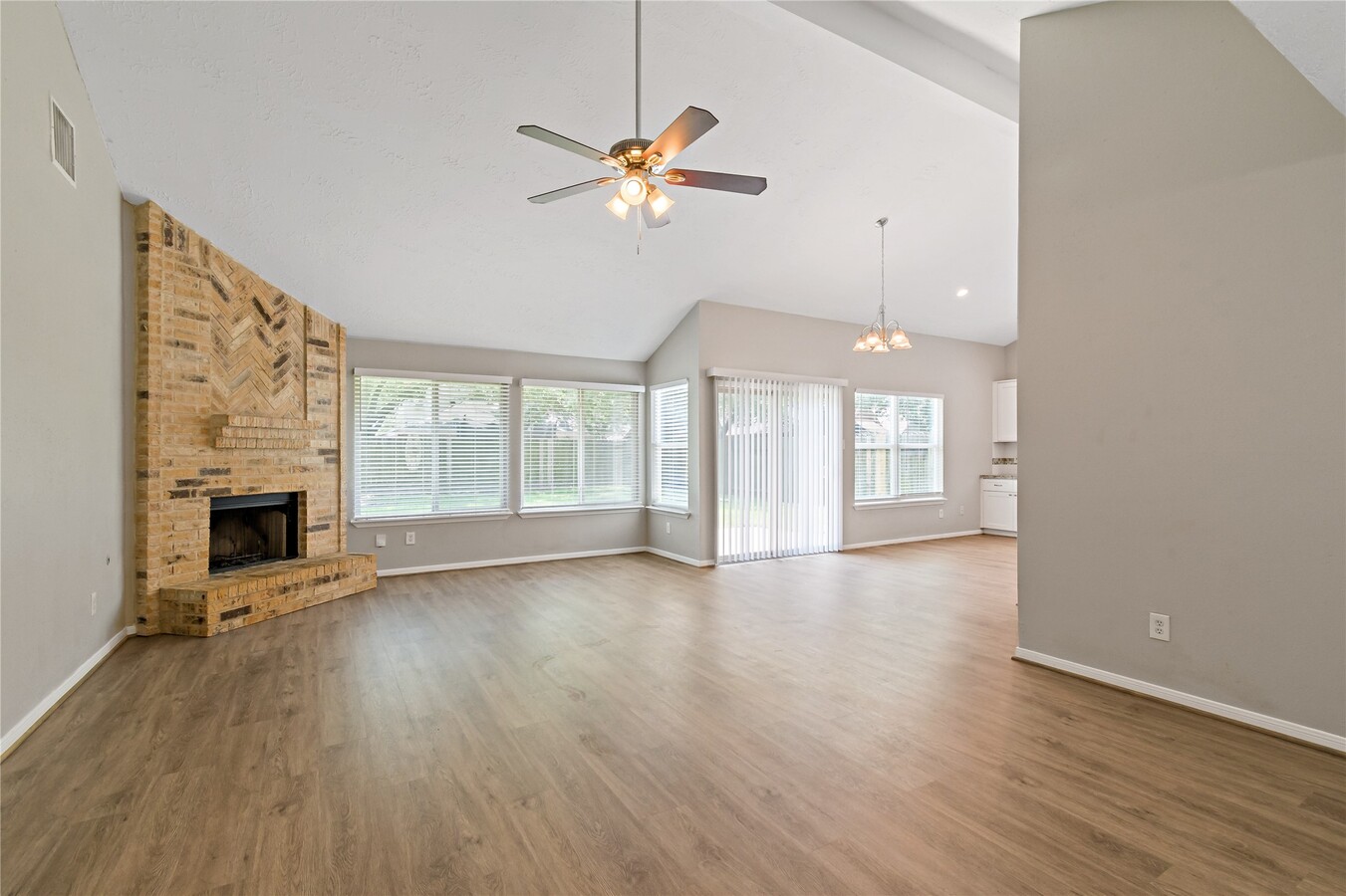 Photo - 1019 Huntington Dr