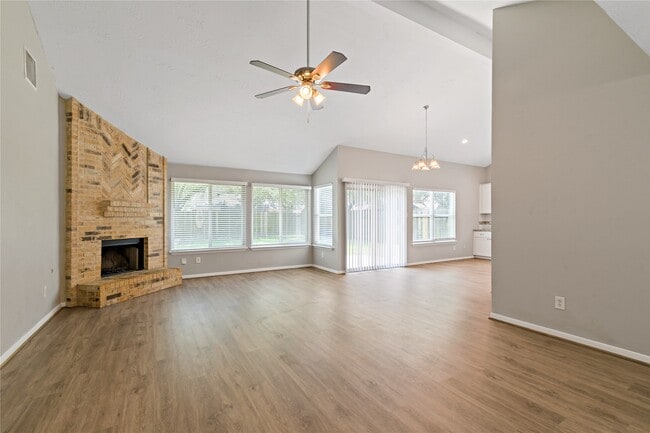 Photo - 1019 Huntington Dr