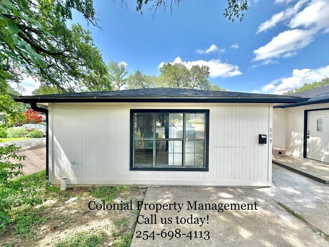 Building Photo - Updated Duplex in Charming Belton Texas! Rental
