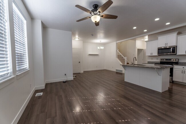 Photo - 3955 W 740 N