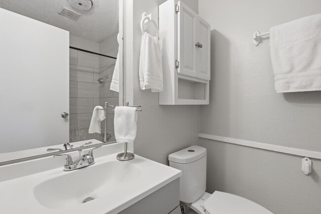 Photo - 905 Craig Dr