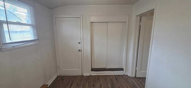 Photo - 225 E Kensington Ave