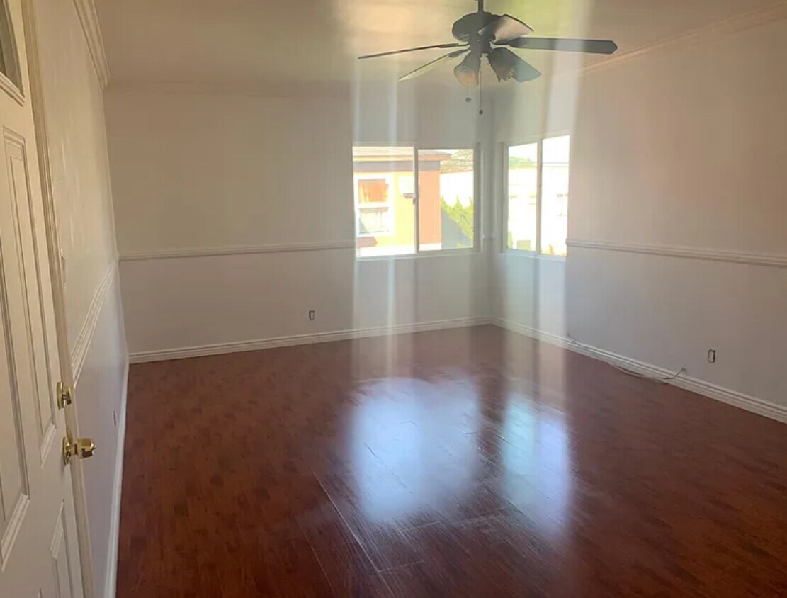 Photo - 6107 S Hobart Blvd (Los Angeles, CA)