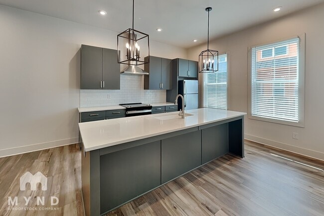 Photo - 149 Color Cir