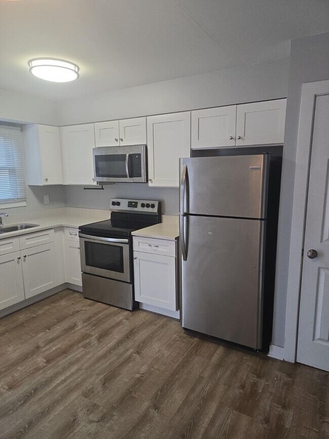 Photo - 308 Heustis St Unidad 4