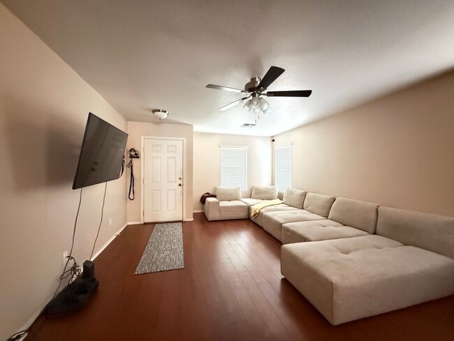 Photo - Ray Ranch 3 bedroom, Available now!!