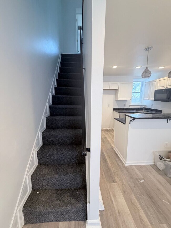 Photo - 2-bedroom HOUSE near University City!