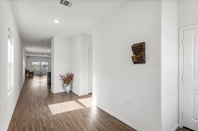 Photo - 2313 Forgetmenot Ln