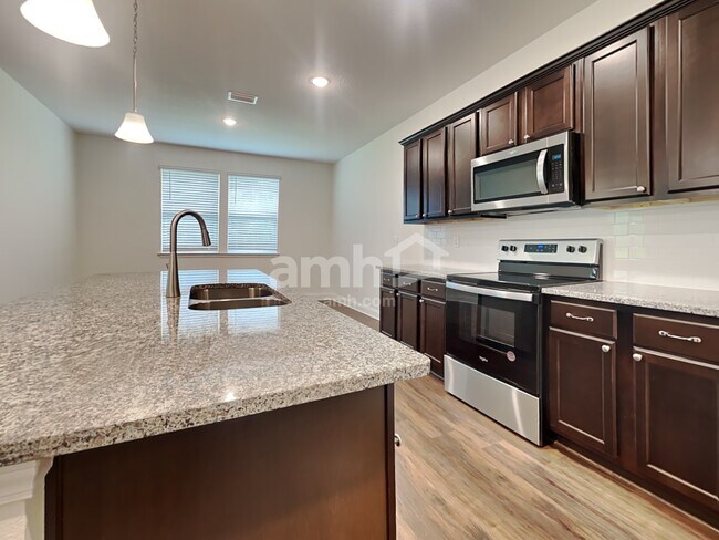 Photo - 381 Banyan Frst Dr