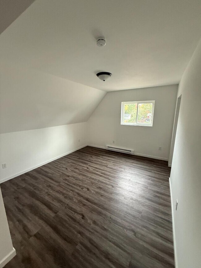 Photo - 1359 Oakes St