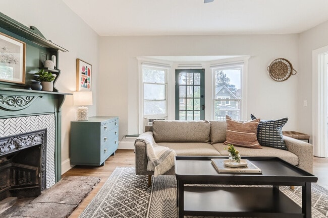 Building Photo - 1073 N Downing St Unit ID1026245P Rental
