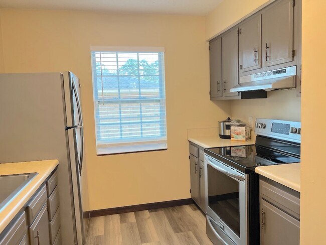 Photo - 23 Kandlewood Dr