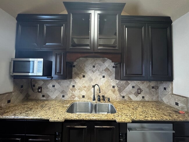 Photo - 1808 Denmark Ln