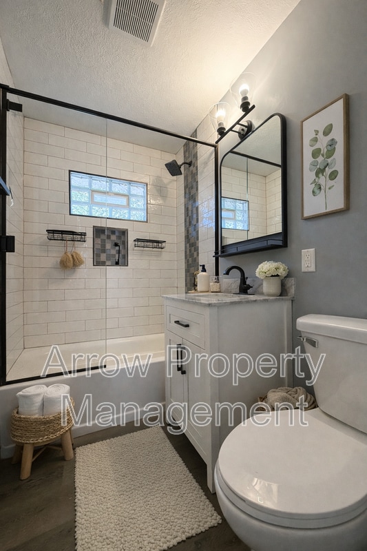 Photo - 800 S 38th St