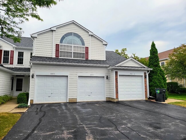 Building Photo - 600 W Streamwood Blvd Unit A