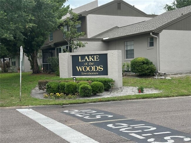 Building Photo - 435 Meadowood Blvd