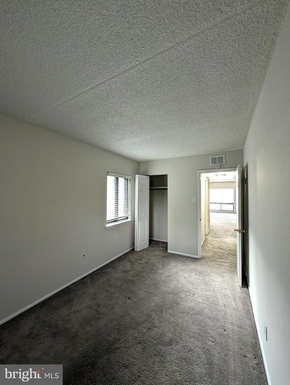 Photo - 822 Putnam Blvd