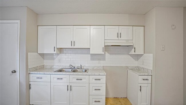 Photo - 6750 NE 7th St