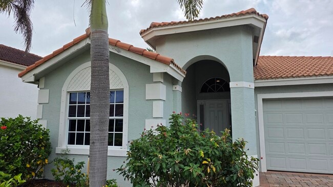 Photo - 2264 Newport Isles Blvd