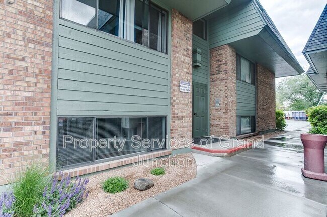 Photo - 1140 Walnut Ave Unit 22