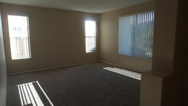 Photo - Single Story 4 BR 2.5 BA  Home On Cul-de-s...