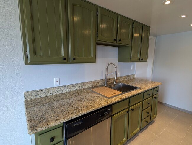 Photo - 5530 Thornburn St Unidad 204