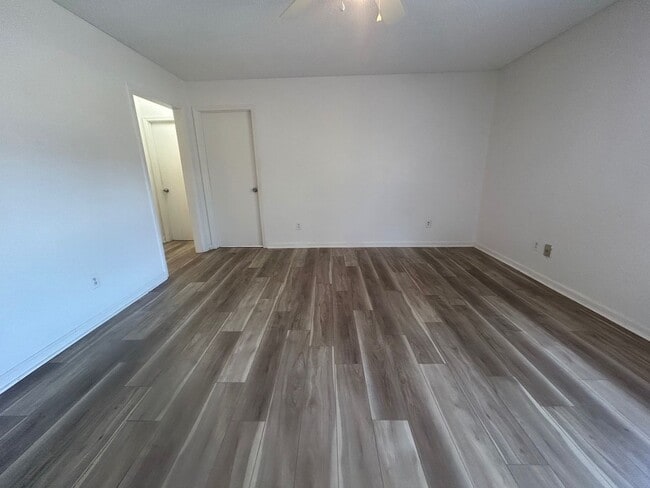 Photo - 1723 Stahl St