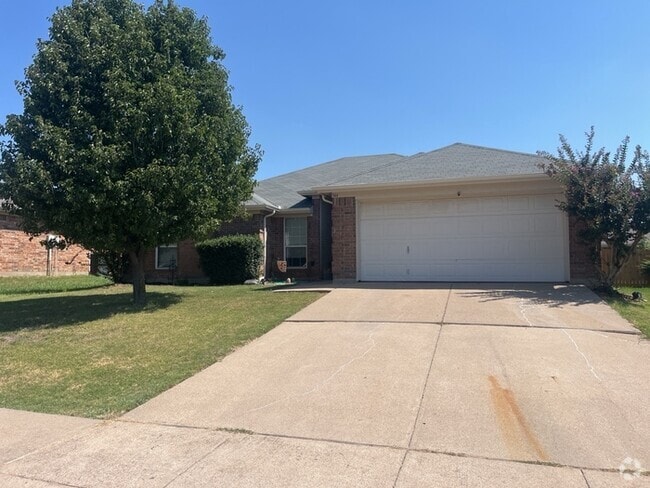 Building Photo - 4 Bedroom Burleson ISD! August 2025! Rental