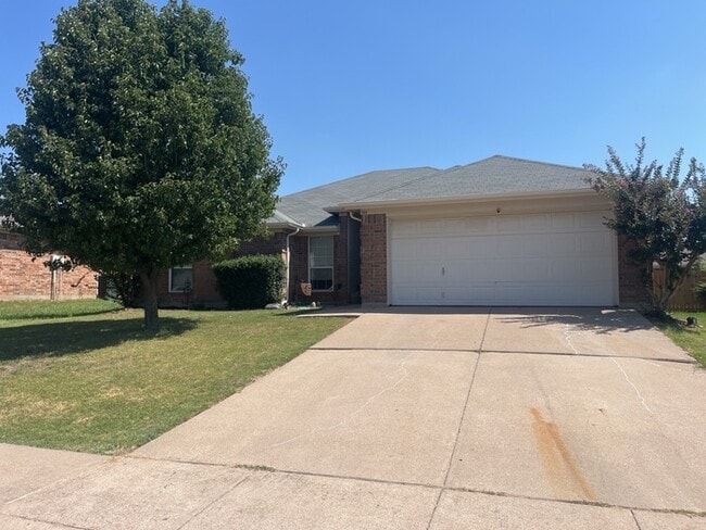 Building Photo - 4 Bedroom Burleson ISD! August 2025! Rental